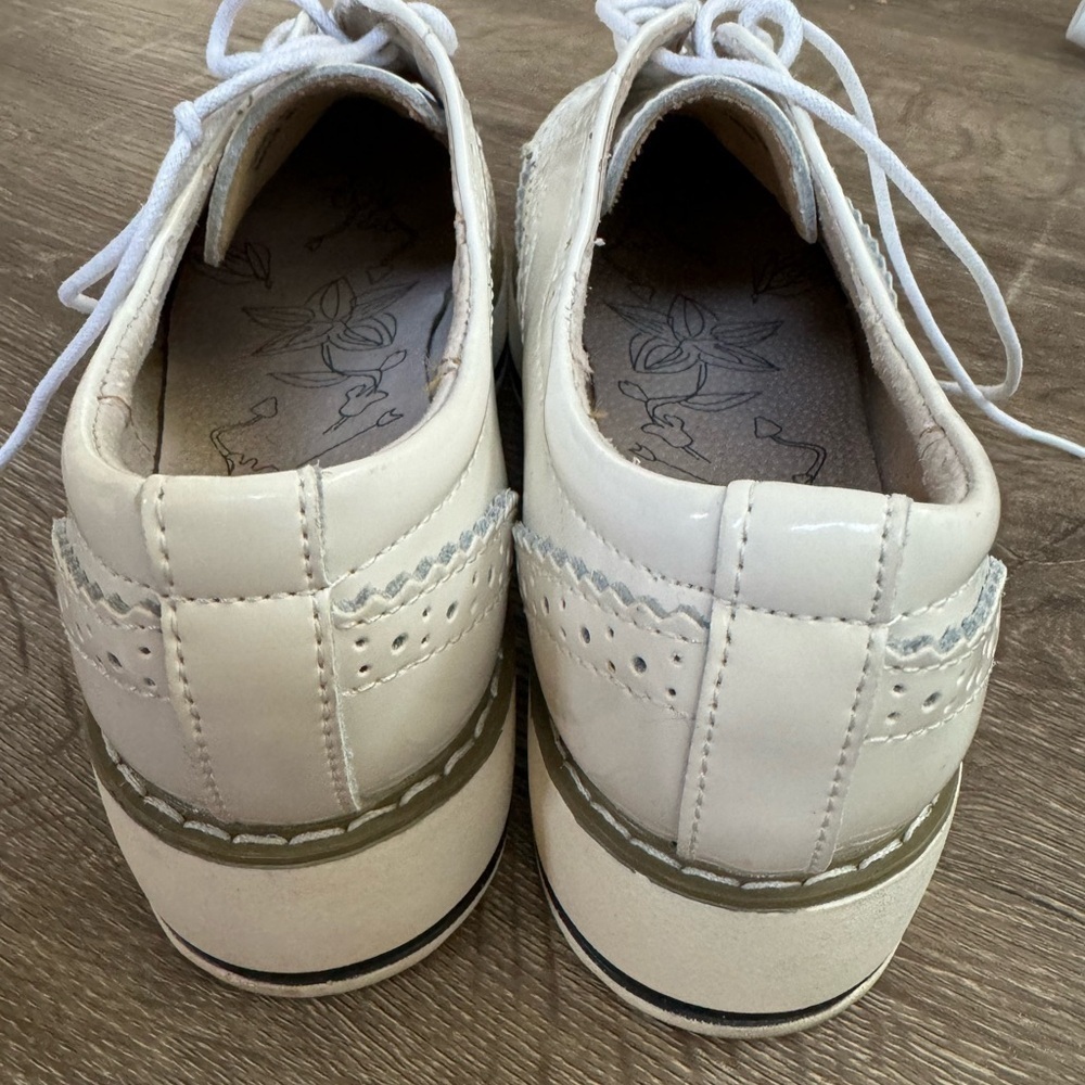 Platform White Lace-Up Wingtip Shoes, Size 39 - Picture 7 of 7